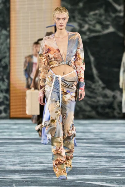 Look 66